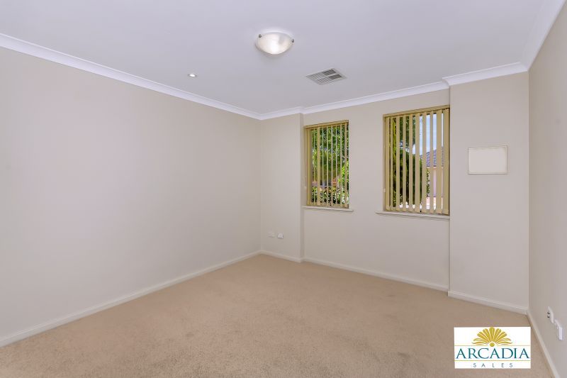 ARCADIA WATERS MANDURAH - Hop Skip & A Jump To The Clubhouse