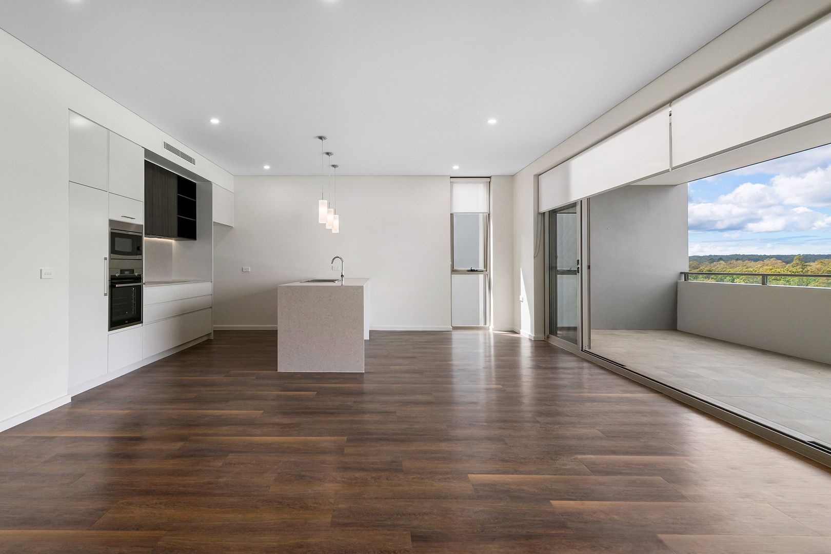  Elevated living with panoramic views