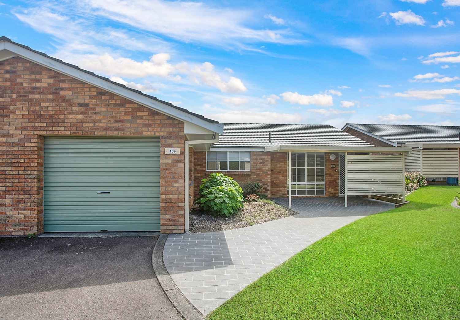 169/1 Cape Hawk Drive, Forster