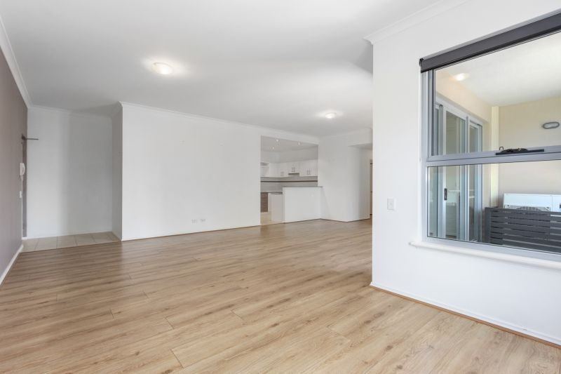 Stunning Views, Central Living!