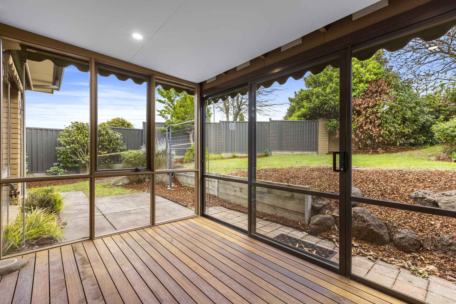 2-bedroom villa with a bright sunroom