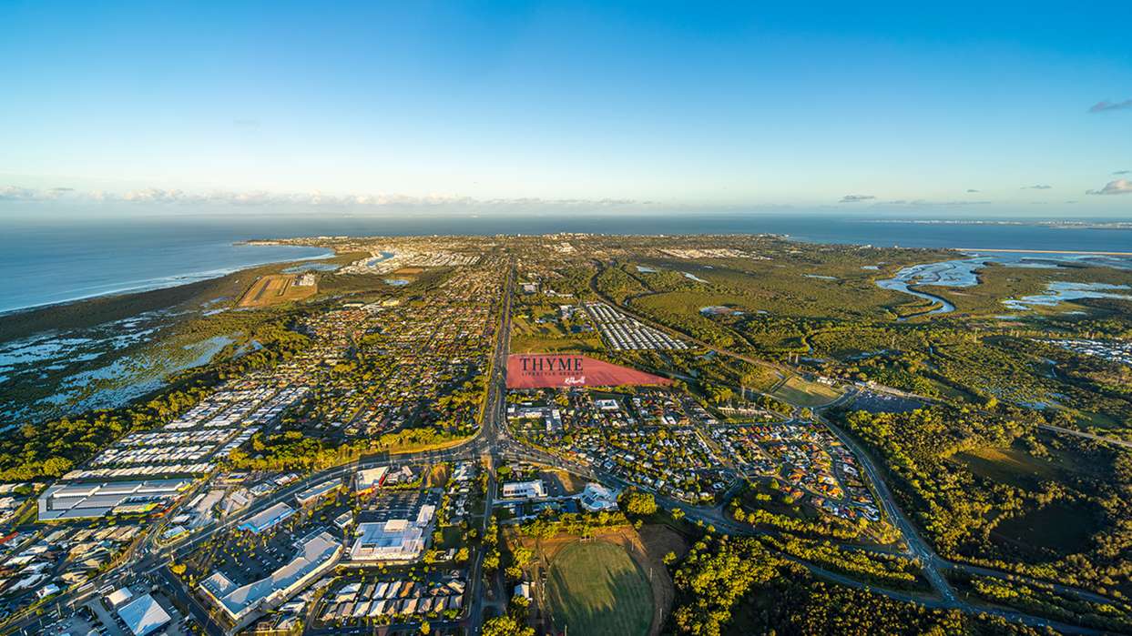 Connected to coast, nature and convenience. Live moments from Moreton Bay's waterfront, surrounded by green open spaces and everything you need for effortless living