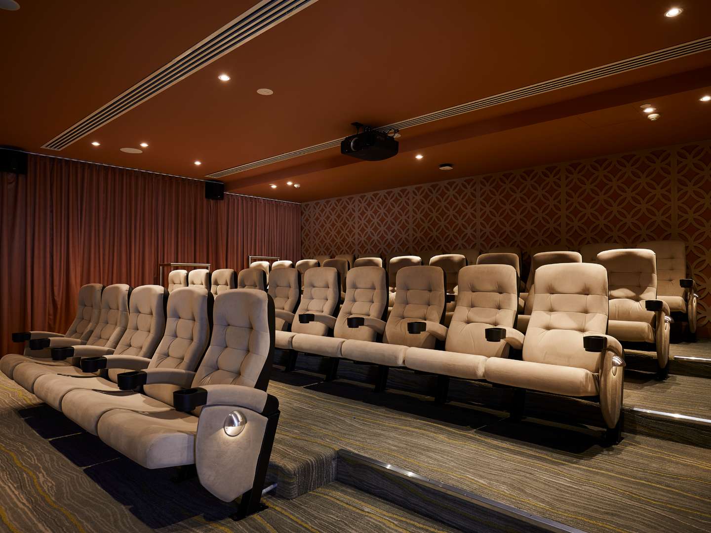 Ground Floor Creek Facing Apartment - With Service for the Independently Minded 