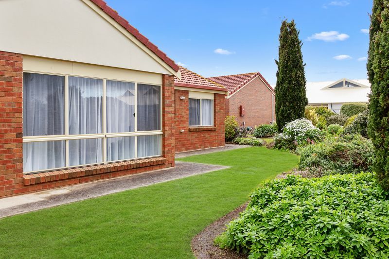 Perfectly positioned with 2 outdoor entertaining areas