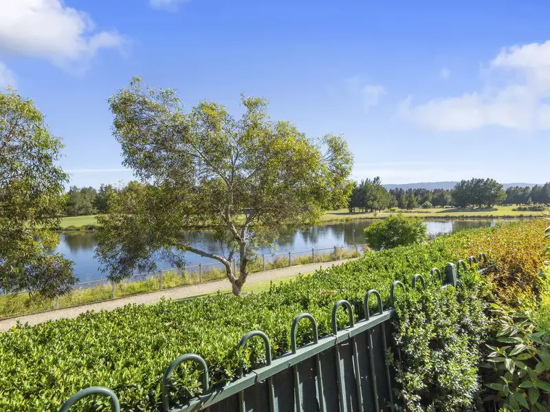 Lakefront Living and Golf Course Views