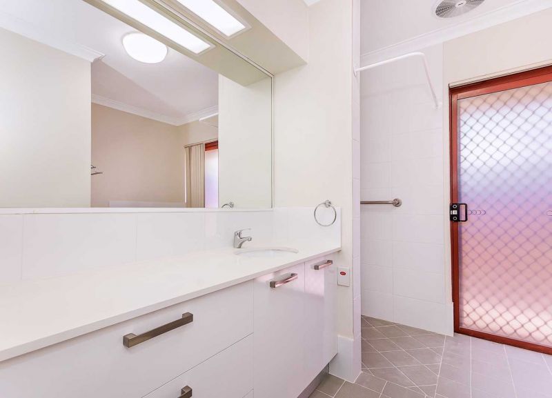 ARCADIA WATERS BICTON - Sought After 3 Bed Villa with Garden Views