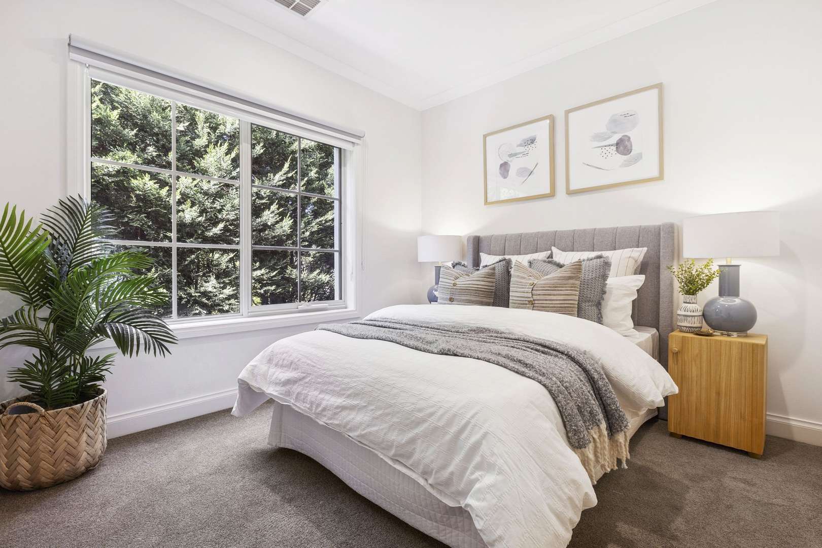 Take a moment to explore Lisson Manor Retirement Village; boutique assisted living apartments so you can live independently, your way.