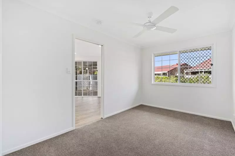 Stunning refurbished villa with Golf Course Views