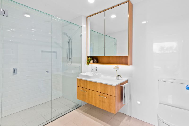 South-facing apartment with stunning Burleigh Golf Course views