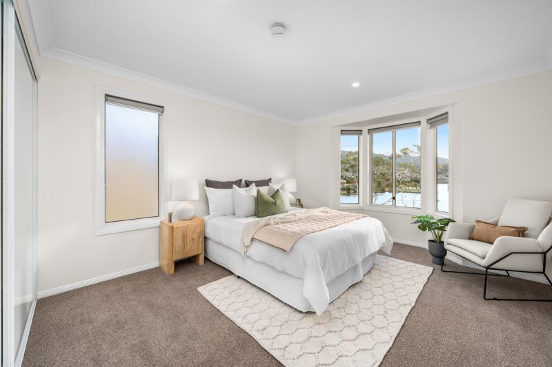 Large two-bed villa with views of Bilton Bay