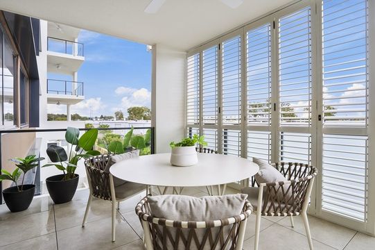 Sun-drenched north-facing apartment with spacious living