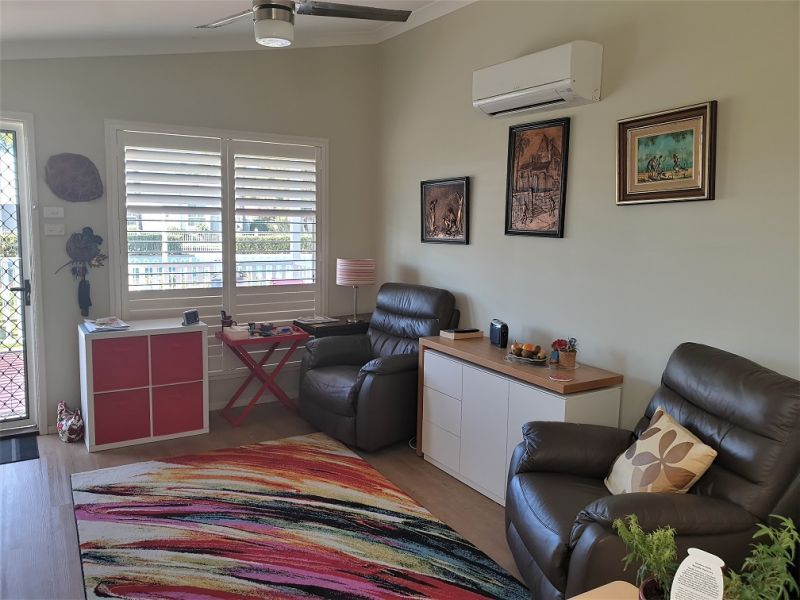 Jettys by the lake - site 248