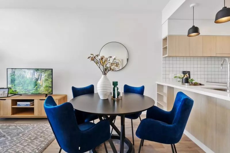Light-filled one-bedroom apartment
