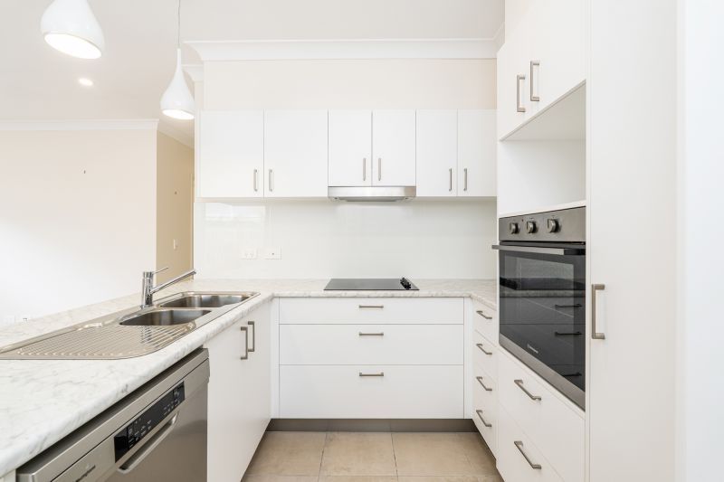 Bright, Stylish Home - Perfect for Easy Living!