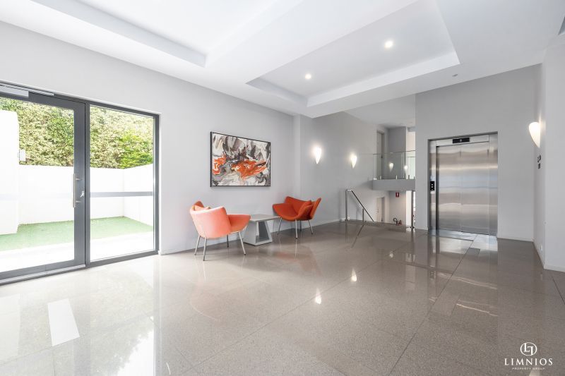 Exquisite Modern Living, Impressive with Great View!