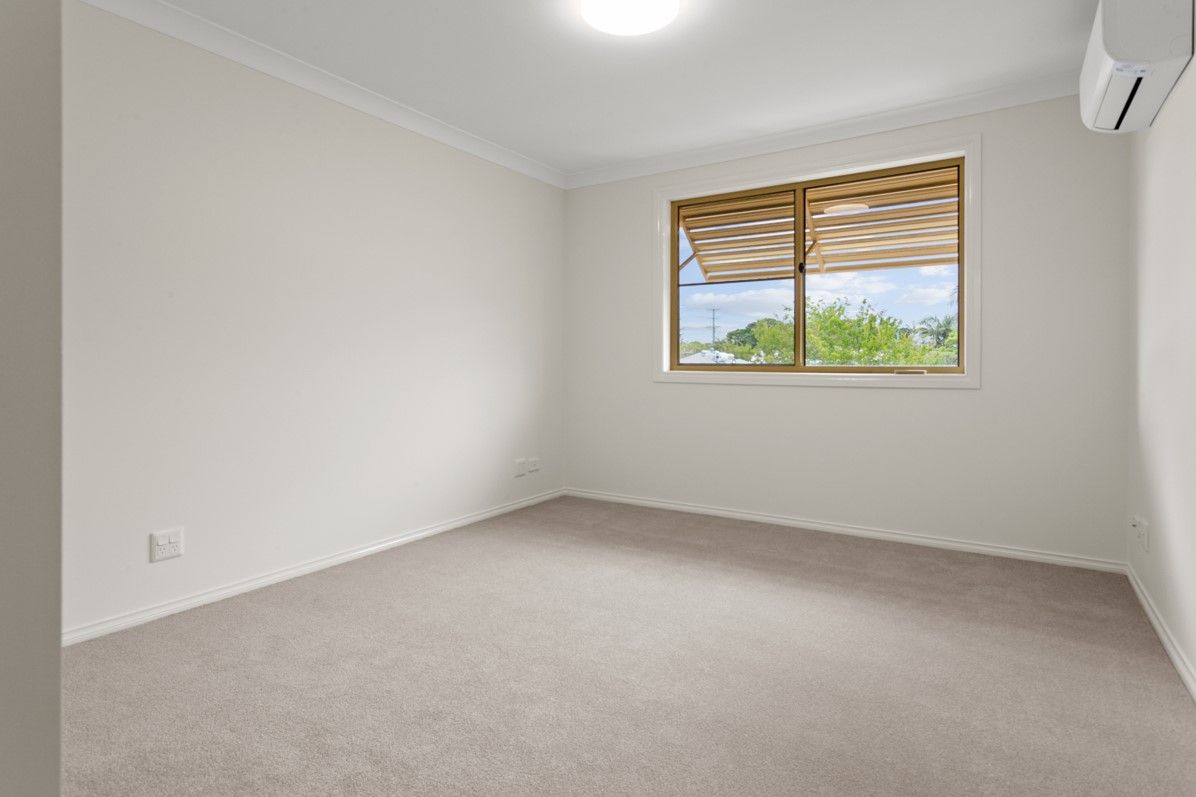 Modern 2 Bedroom Apartment with Large Balcony