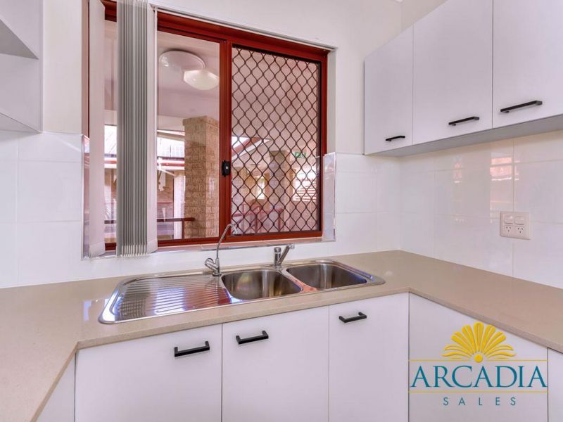Arcadia Waters Bicton - Views, Views & More Views...