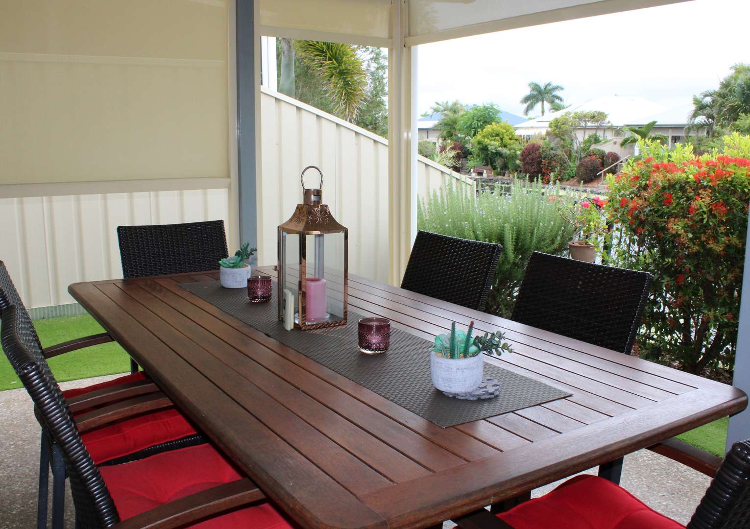 Beautifull Presented lakeside home