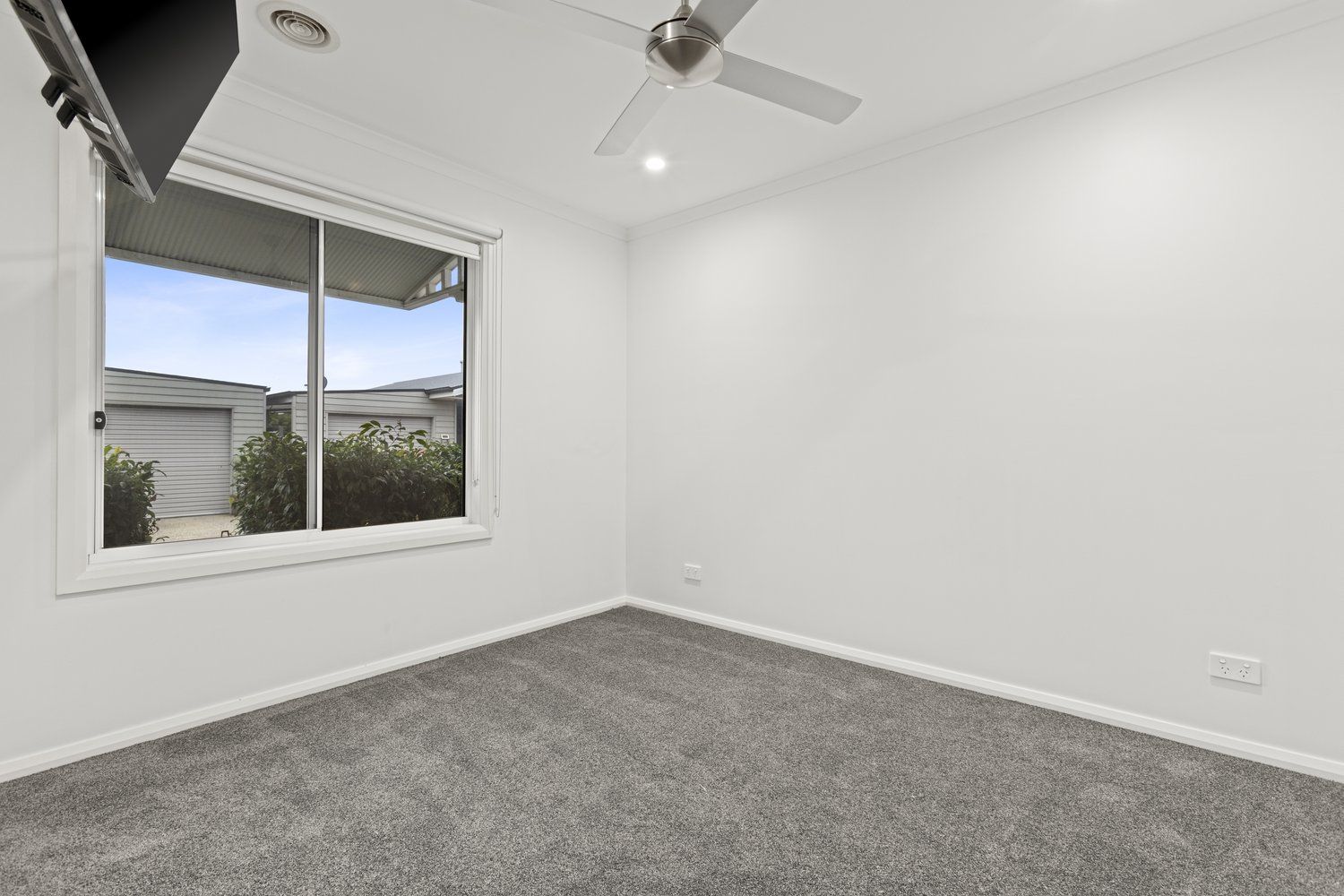 Comfortable Living in Prime Community