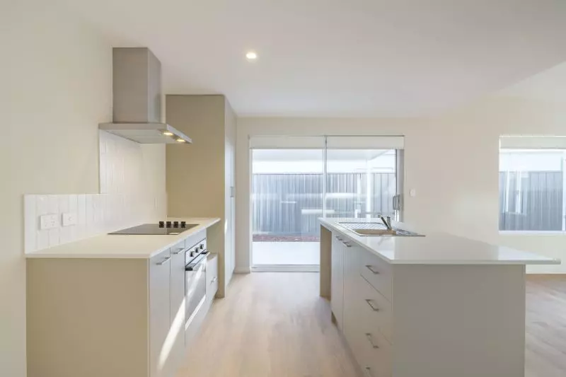 light and airy 2-bedroom corner block with alfresco area