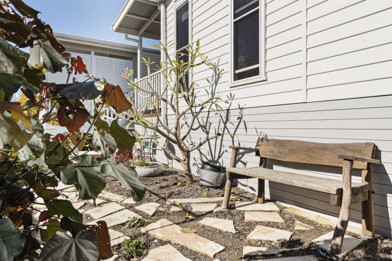 Modern Living with Scenic Views