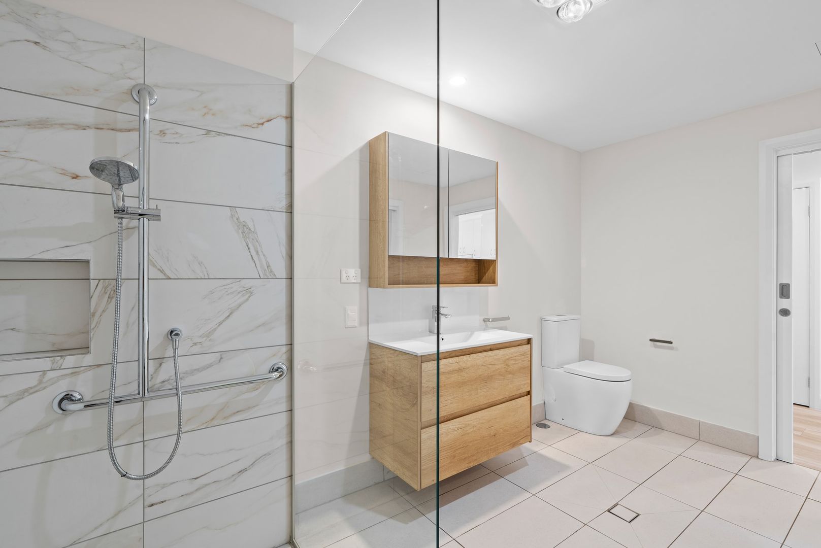 Oak Tree Retirement Village Jesmond - 1 Bedroom + 1 Bathroom Apartment