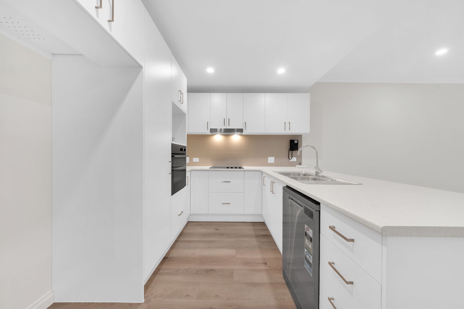 703/250 Thames Road, Tarneit Vic 3029