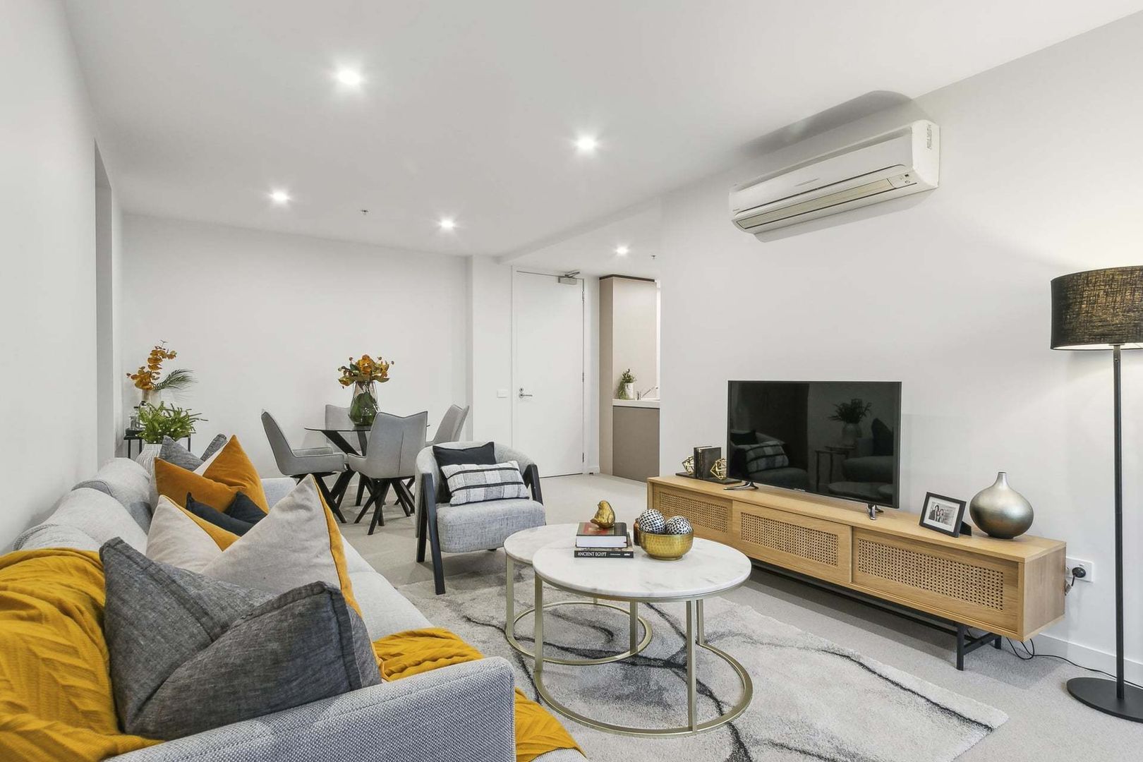 Modern, Light-Filled Apartment with Balcony and Secure Parking