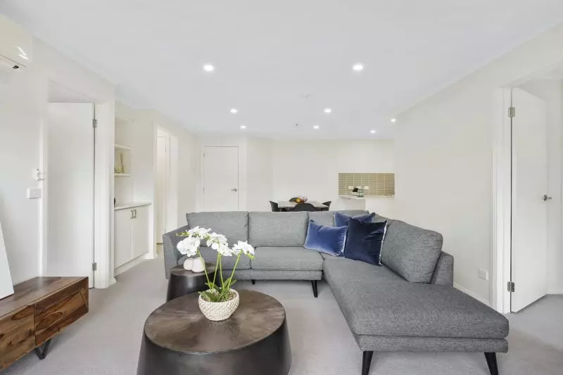 Ground Floor Living by Water and Parkland