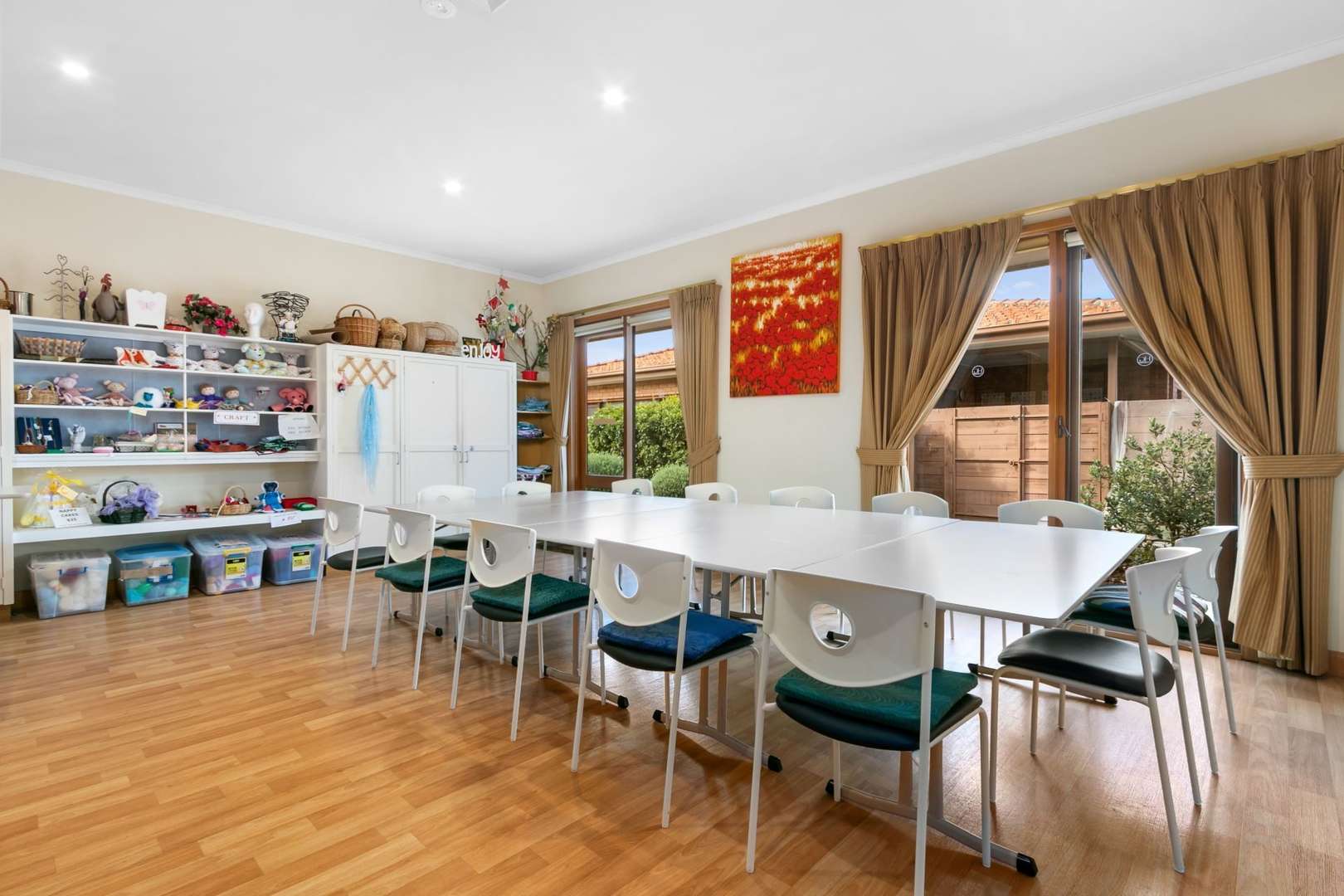 Stylish, 2-bedroom, modern villa close to the shops