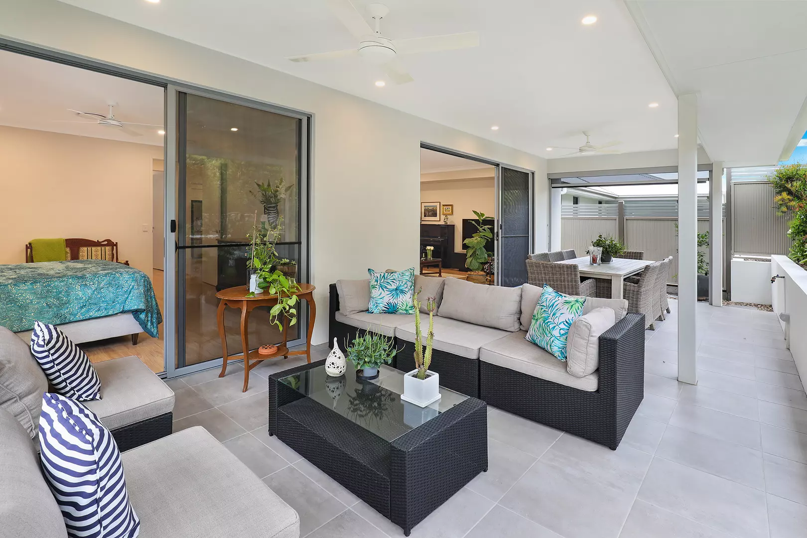 V118 Halcyon Lakeside