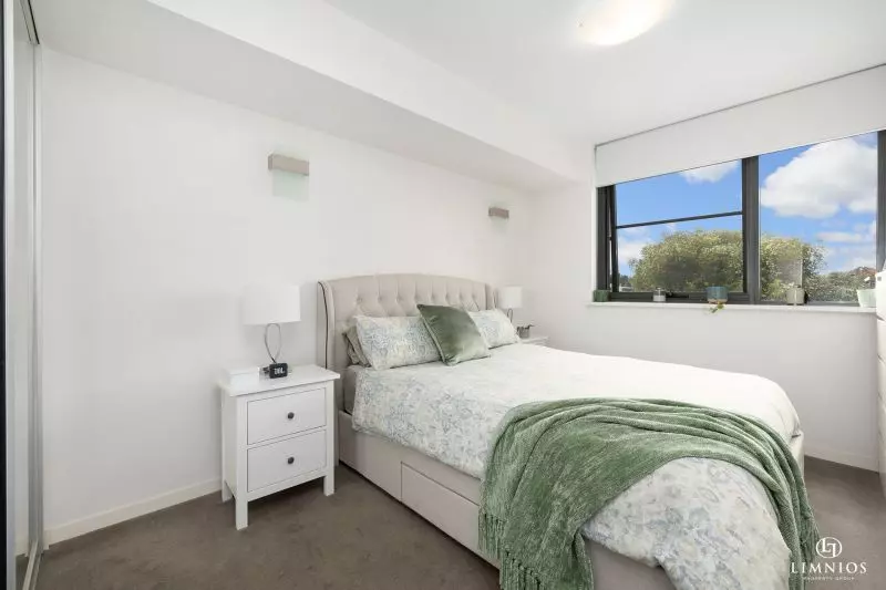 Exquisite Modern Living, Impressive with Great View!