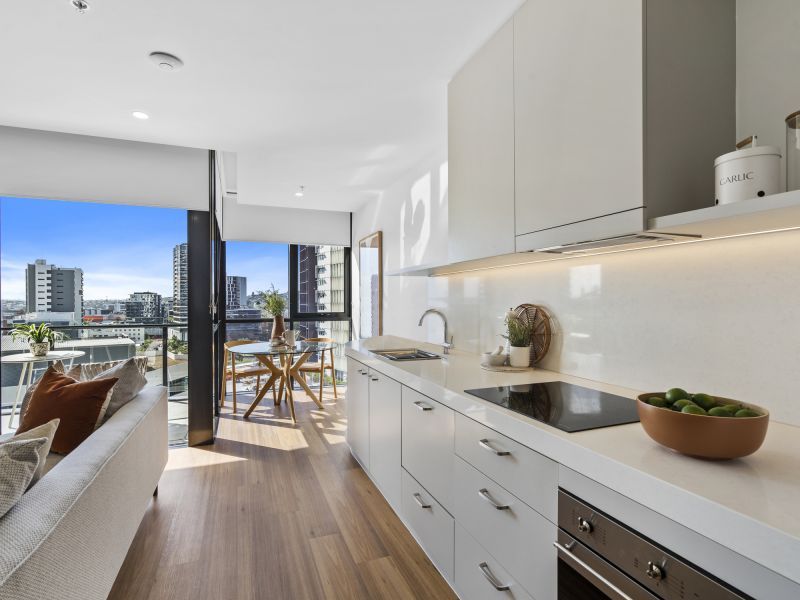 Seamless and light-filled one-bedroom apartment