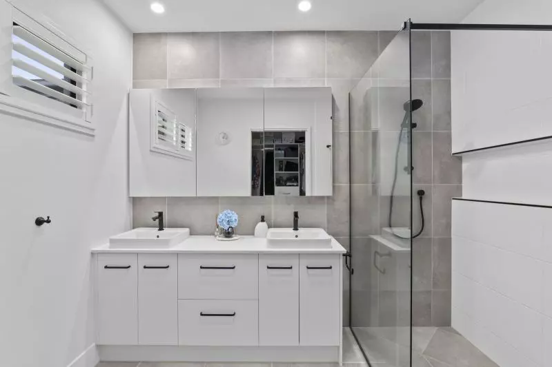 Site 135 - Established Kalbar