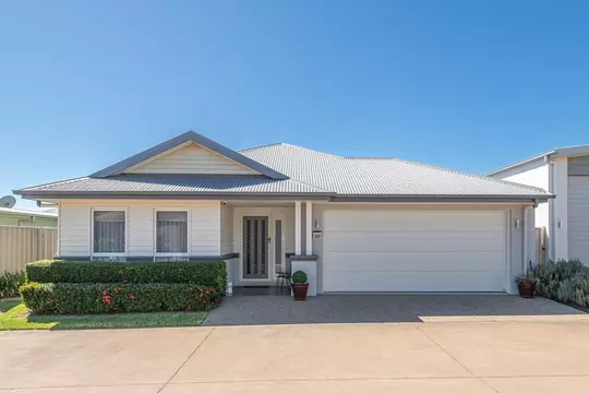 Modern Elegance in the Waratah Design 