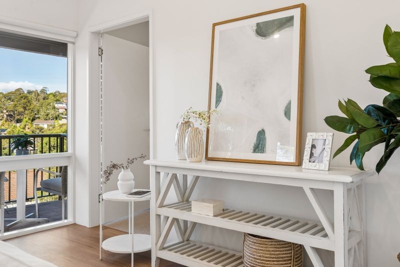 Ready to move in - 2 bedroom + study/optional third bedroom