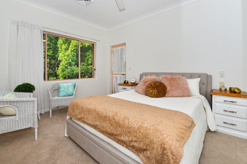 Spacious, first floor 2 bedroom apartment