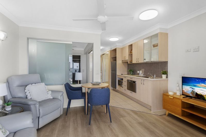 Studio apartment with an astounding view of ocean