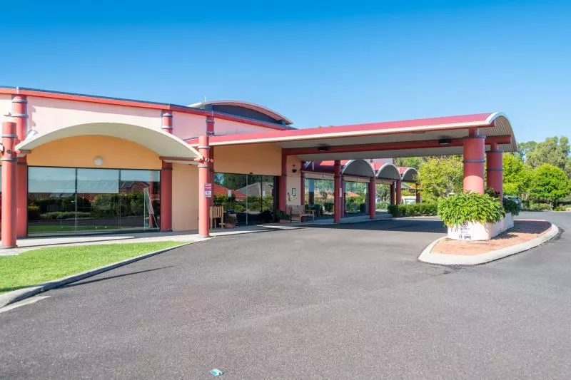 South facing Refurbished Apartment with Chef prepared Meals and Apartment Cleaning included