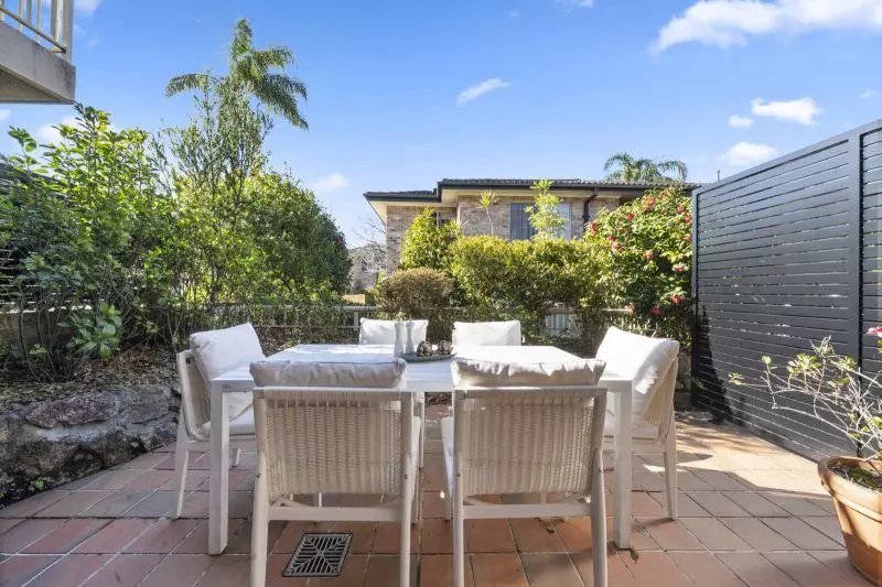 Light-filled villa with stunning bush view