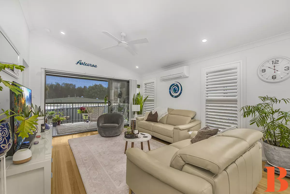 DEPOSIT TAKEN / UNDER CONTRACT - Gated Community - Minutes walk to Shopping and Medical