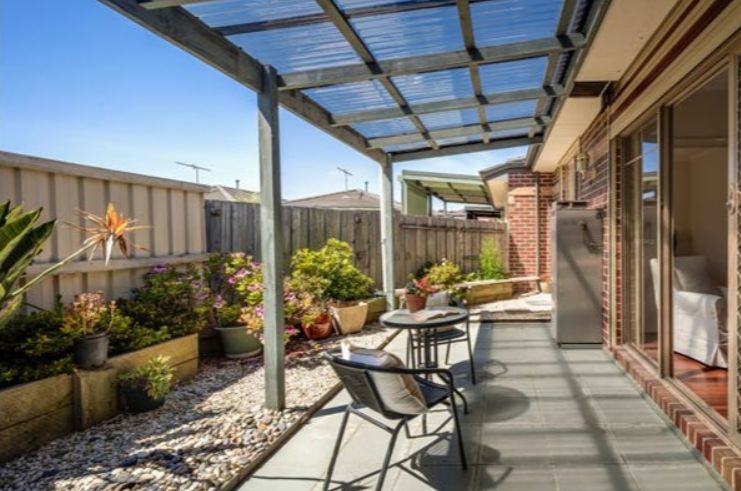 Unit 1 - Double Garage, Double Glazed Windows