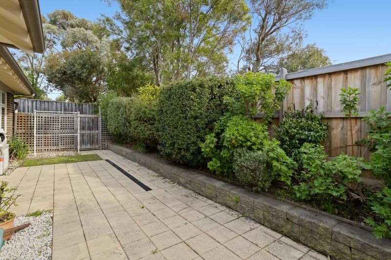 Bright, Refreshed Unit in Quiet Court Setting