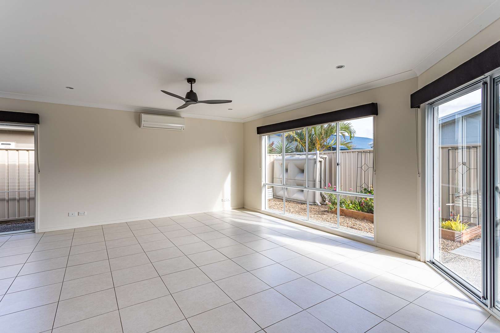 Palm Lake Resort Fern Bay - Close to all amenities