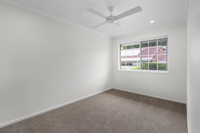 Affordable, Refurbished Villa With Bright Sunroom 