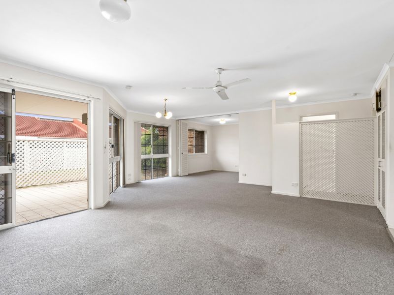 Light, Fresh & Modern Refurbished Villa! 