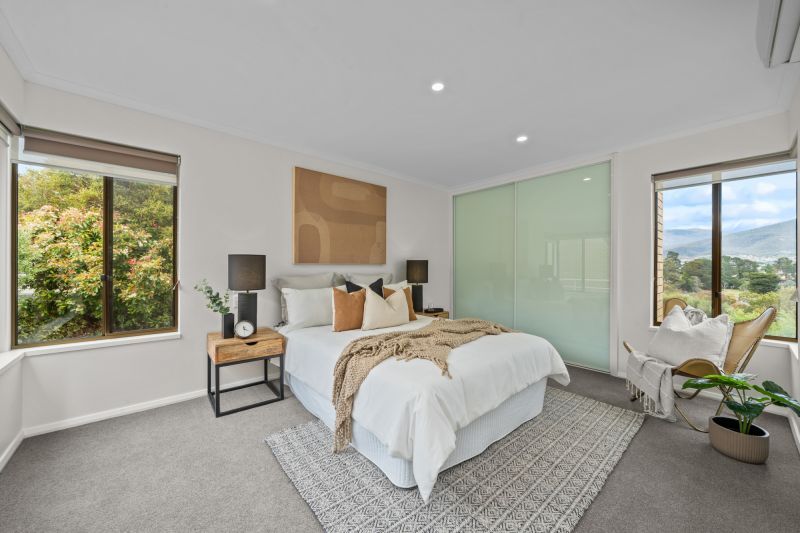 Modern villa with views of Bilton Bay