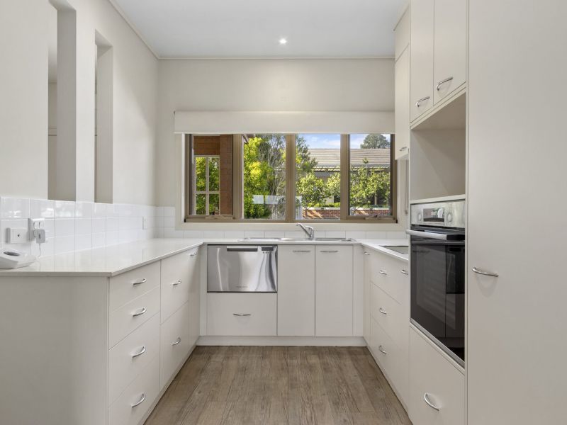 Stylish Residence Steps from the Clubhouse