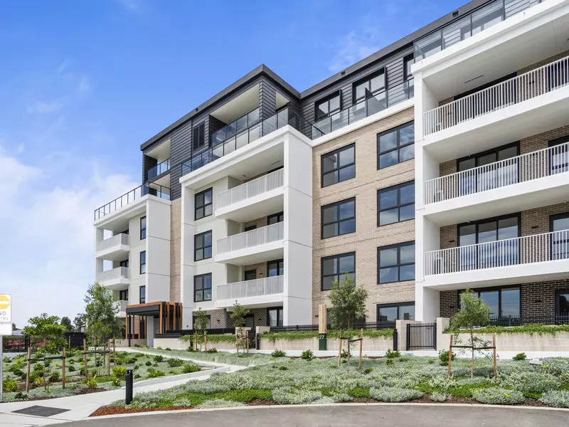 Luxury 'Falcon Design' with Spectacular Bushland Views