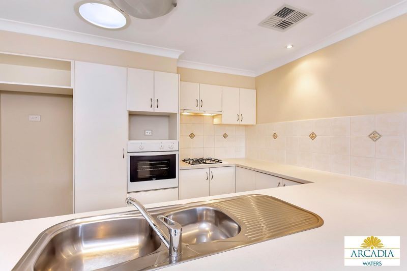 ARCADIA WATERS MANDURAH - ENJOY RETIREMENT WITH THIS 2 BED 2 BATH HOME